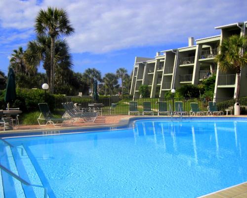 Island South 7 2 Bedrooms Ocean Front Pool Sleeps 6 WiFi - image 2