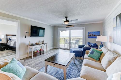 Island South 7 2 Bedrooms Ocean Front Pool Sleeps 6 WiFi - image 6