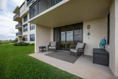 Barefoot Trace 115 2 Bedrooms Sleeps 6 Ocean Front Pool WiFi - image 6