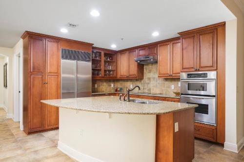 Palm Coast Resort 109 3 Bedrooms Sleeps 6 Pool Hot Tub WiFi - image 9