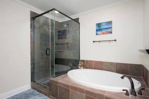 Palm Coast Resort 109 3 Bedrooms Sleeps 6 Pool Hot Tub WiFi - image 11