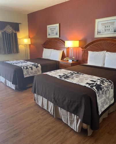 Relax Inn Dilley - image 14