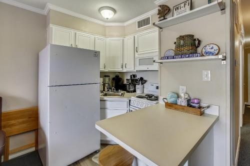 Casa del Mar Galveston by VTrips in Galveston, USA