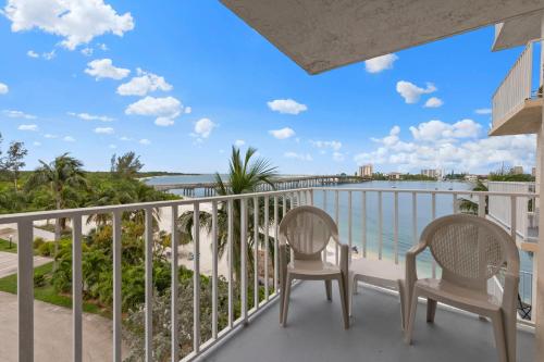Lovers Key Beach Club 301 1 Bedroom Beach Front Pool Sleeps 4 - image 3