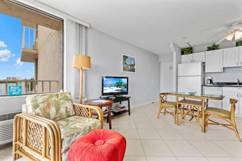 Lovers Key Beach Club 301 1 Bedroom Beach Front Pool Sleeps 4 - image 12