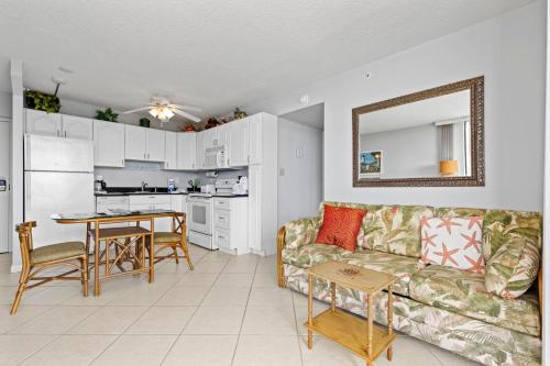 Lovers Key Beach Club 301 1 Bedroom Beach Front Pool Sleeps 4 - image 9