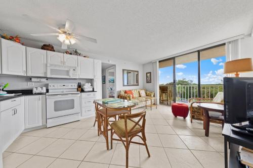 Lovers Key Beach Club 301 1 Bedroom Beach Front Pool Sleeps 4 - image 11