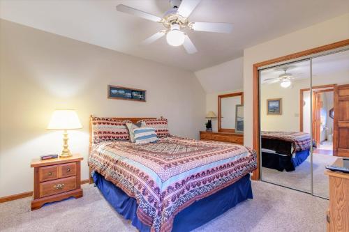 Bear Trails 2 Bedrooms Pool Access Fireplace Hot Tub WiFi Sleeps 6 - image 14