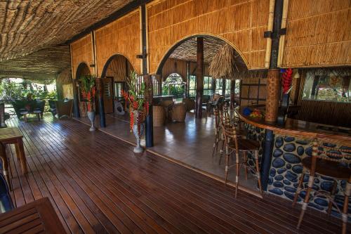 Pub/Lounge, Maravu Taveuni Lodge in Taveuni