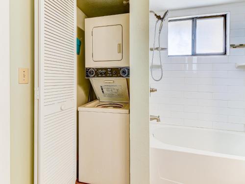 Ocean Village Club N16 1 Bedroom Sleeps 4 Heated Pool WiFi - image 2