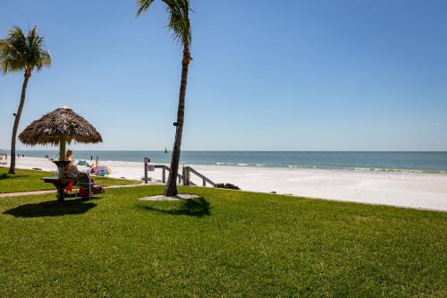 Smuggler's Cove 5B5 2 Bedrooms WiFi Pool Access Sleeps 4 - image 2