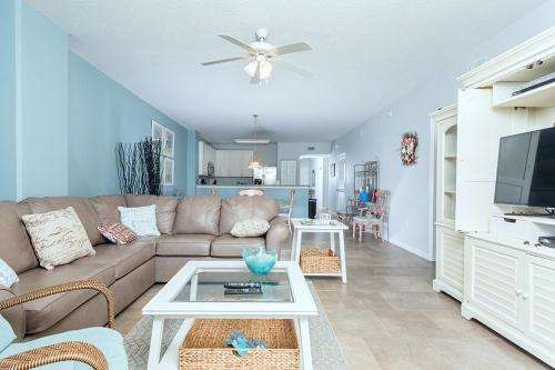 Surf Club II 218 3 Bedrooms Sleeps 8 Ocean Front 2nd Floor Pool WiFi - image 2
