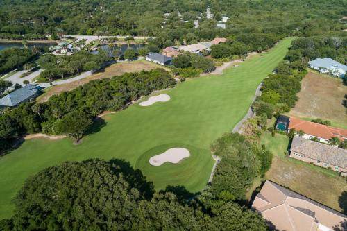 824 Cinnamon Beach, 3 Bedroom, Sleeps 8, Ocean Front, 2 Pools, Elevator