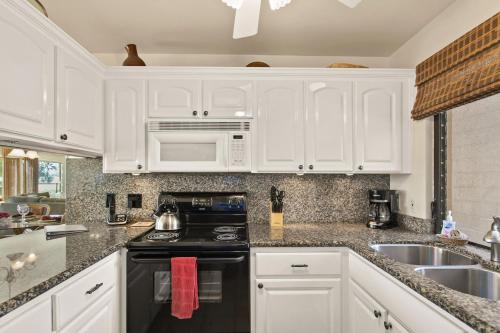 Wailea Ekahi 27B 2 Bedrooms Ocean View Pool Sleeps 6 - image 12