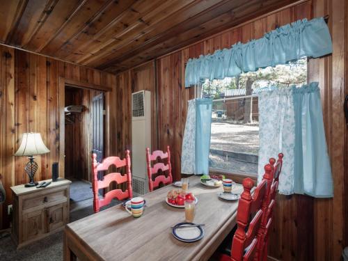 Pine Cabin 2 Bedrooms Fireplace Midtown Sleeps 6 Ruidoso New Mexico