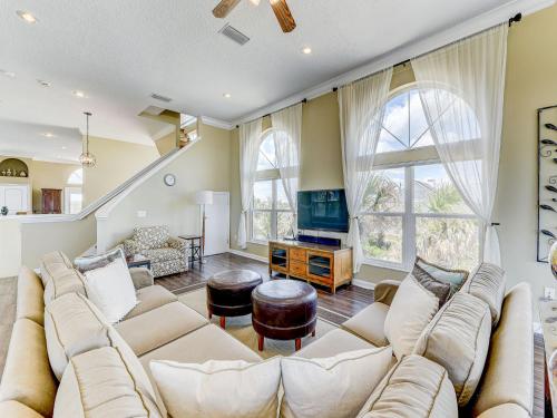 Wave Watch 6 Bedrooms Sleeps 13 Ocean Front Private Pool Spa - image 2