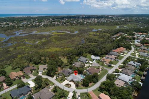 Fun in the Sun 4BRs Enclosed Pool Covered Patio Near Beach Sleeps 8 - main image