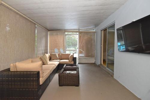 Crescent Street 1138 B Walk to the beach Pool 1 Bedroom Pet Friendly - image 7