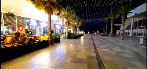 Навколишнє середовище, Beachfront Studio Apartment Bat Yam 412 in Бат-Ям