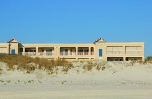 Bella Mar 202, 4 Bedrooms, Sleeps 8, Pool, Ocean Front, WiFi in St. Augustine, USA