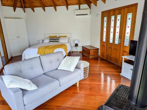 Romantic Cabin Escapes Barrington Tops - Lorikeet in Bandon Grove