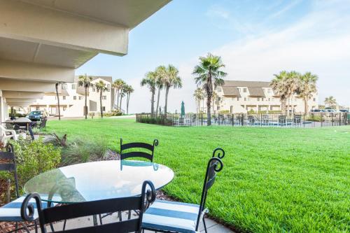 Summerhouse 422 2 Bedrooms Pool View Ground Level Heated Pool Sleeps 6 - image 5