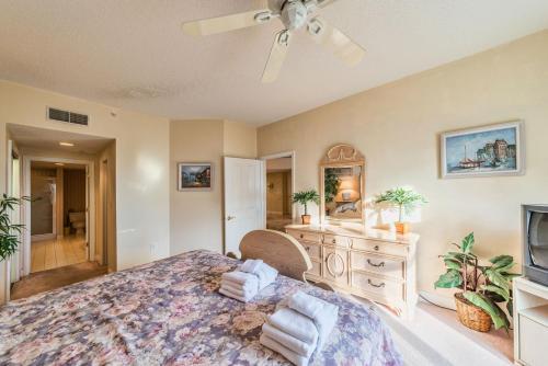 Hampton 6107 2 Bedroom Sleeps 6 Large Pool Oceanfront View - main image