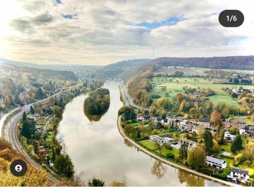 Escale Chambre d'hôtes Au coeur du vieux Profondeville entre Namur et Dinant