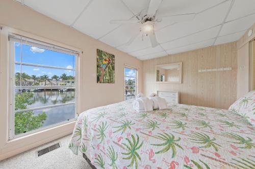 Lazy Lagoon 1 Bedroom Bay side Sleeps 4 Walk to the Beach - image 11