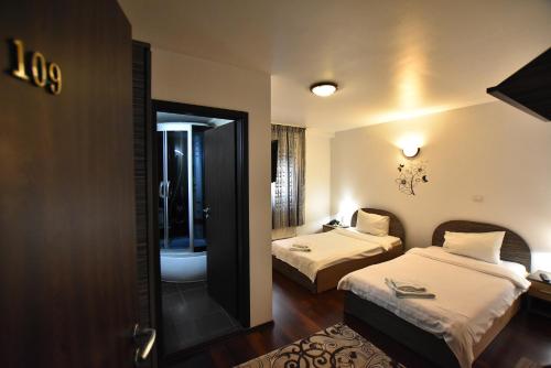 Hotel Euphoria - image 8