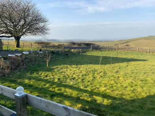 Stunning 2-Bed Cottage Countryside outside Ayr in Hollybush