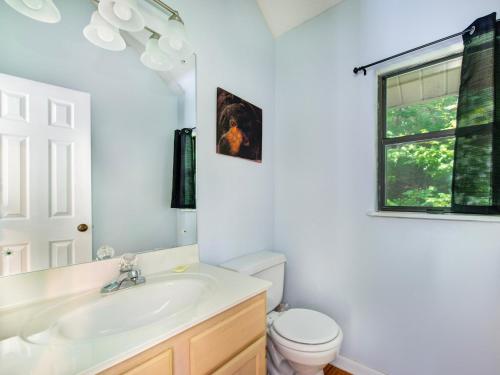Big Bear Ski Chalet 2 Bedrooms Pool Access Hot Tub Sleeps 6 - image 14