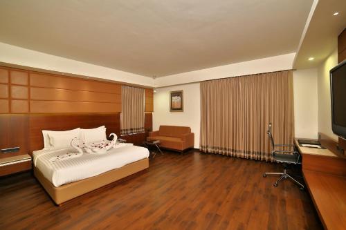 Premium Room with Jacuzzi ( Locals and Unmarried Couples are not allowed) image 1