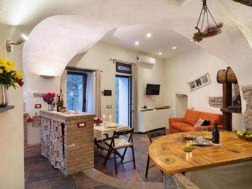 Apartment Mulino Rossi - PTB170 by Interhome – khách sạn tại Pietrabruna
