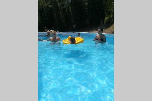 Swimming pool, Casa Vacanze Mulino Brandolini in Pescosansonesco