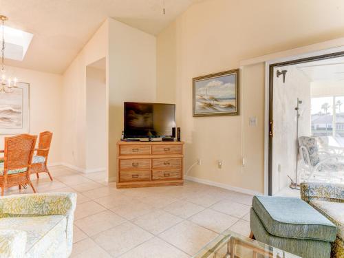 Sea Place Beach House, 3 Bedrooms, Sleeps 8, Beach Access, 2 Pools, Tennis in St. Augustine, USA