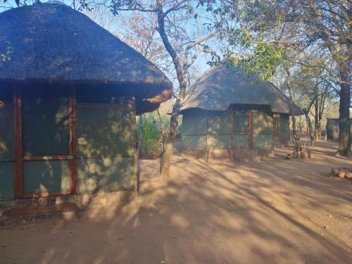 Nthakeni Bush & River Camp