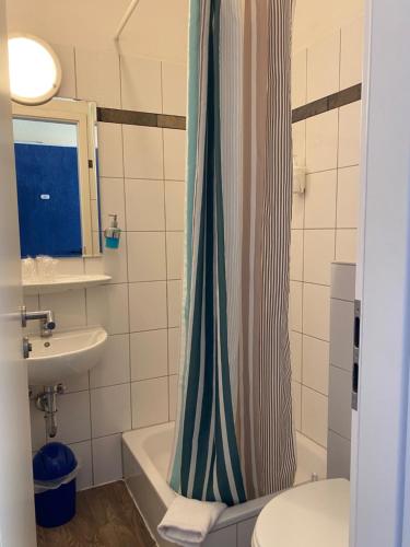 ALPHA Hotel Garni - image 11