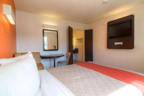 Motel 6-Las Vegas, NV - Tropicana