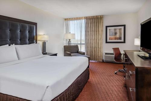 Crowne Plaza Sacramento Northeast an IHG Hotel - image 7