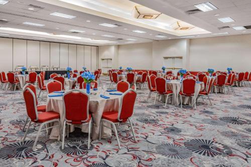 Crowne Plaza Sacramento Northeast an IHG Hotel - image 12