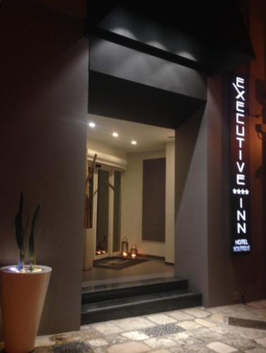 Executive Inn Boutique Hotel - image 9