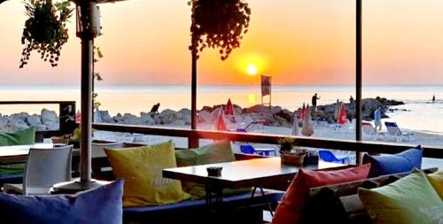 Restaurant, 8 Hotel Apartment Short Time TLV BAT YAM in Bat Yam