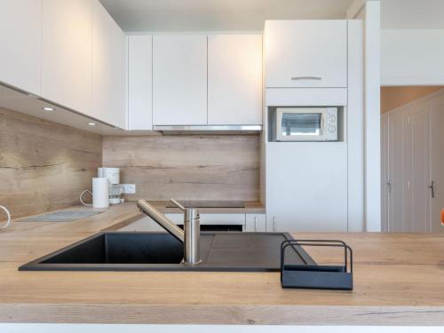 Apartment Les Trois Iles-10 by Interhome in Quiberon