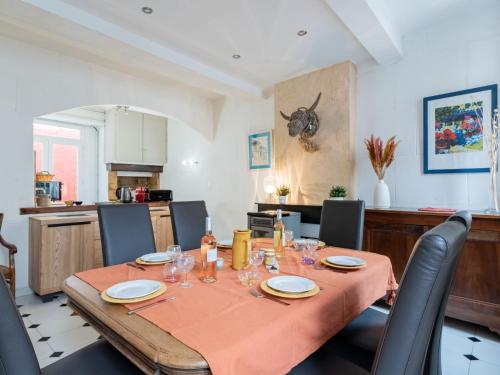 Holiday Home La Maison Theaulon by Interhome gîte à louer Aigues-Mortes