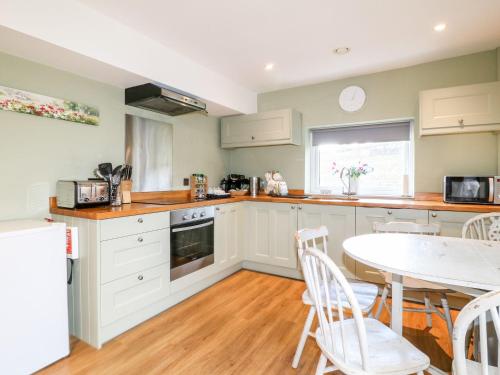 ทัศนียภาพภายนอกโรงแรม, The Old Cowsheds in เอลตัน