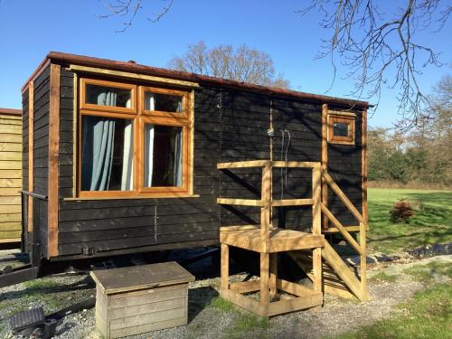 Vigo Retreat cabin 1 - Accommodation - Sevenoaks