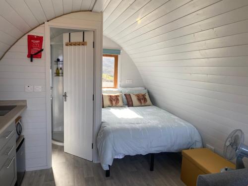 Duirinish Pods with Private Hot Tubs and Duirinish Bothy with No Hot Tub 4