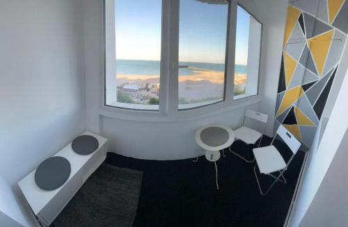 Apartment with Sea View image 4