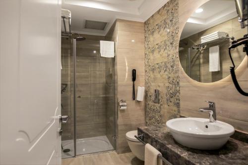 Double Room with Pool View